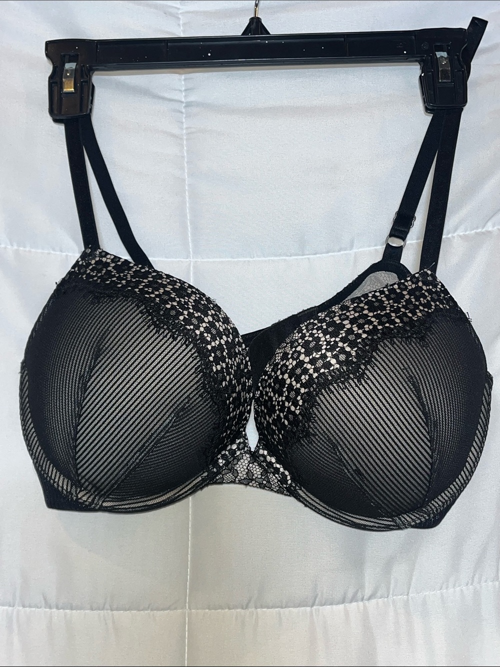 Victoria’s Secret 38C Black and Cream Lace Bombshell Bra